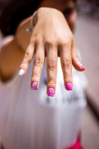 薄毛を隠す髪型は女性にどんなスタイルが人気ですか？