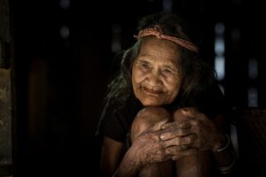 女性のつむじが気になる理由と対策は？