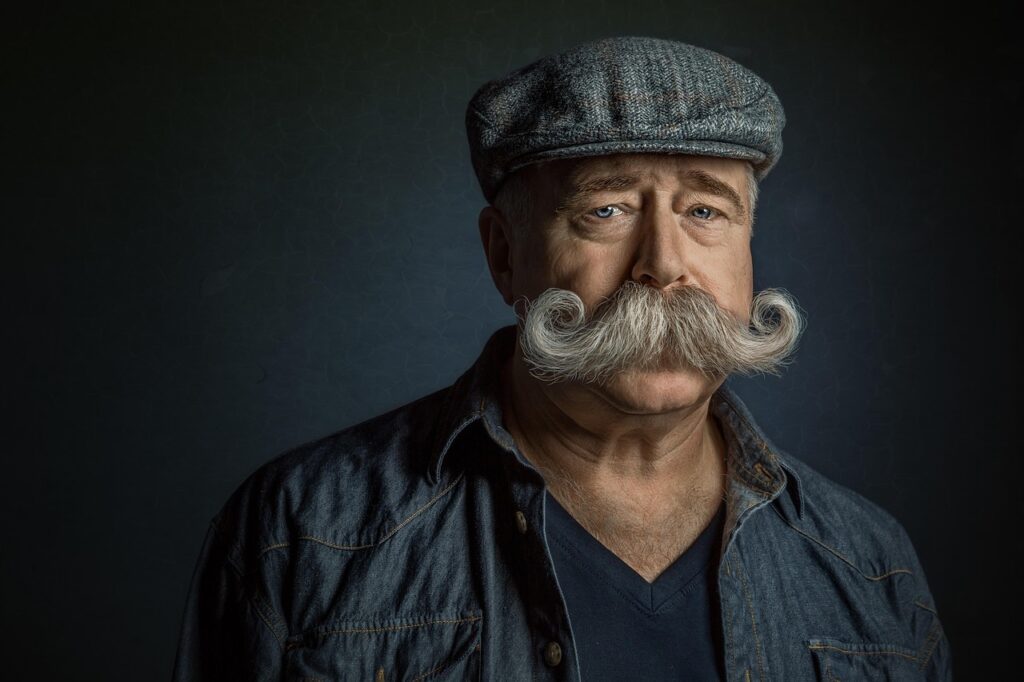 つむじ薄毛をカバーして若く見られる髪型は？