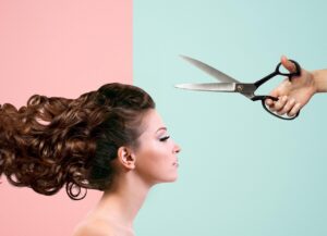 つむじの薄毛に最適な髪型は？美容師におまかせする際の伝え方と評判を比較！
