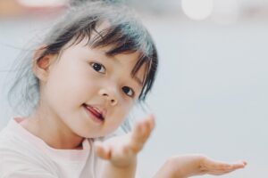つむじハゲを隠す髪型は娘に褒められる？どっちがいいか比較して評判やおすすめを紹介！